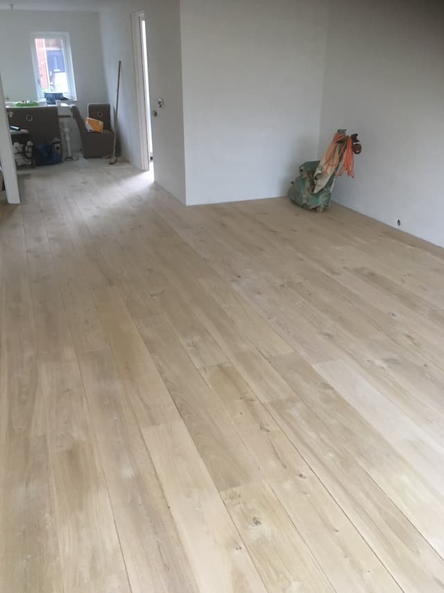 Geschuurde of afgewerkte vloer 11